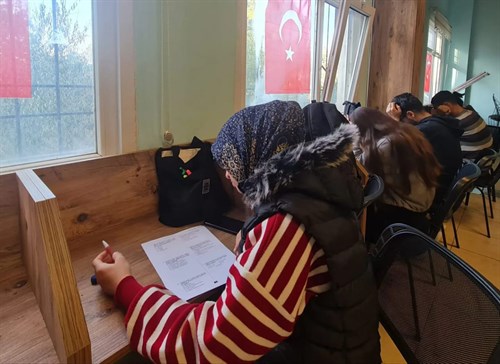ÖĞRENCİLERİMİZİN HAYALLERİNE KAVUŞMALARI İÇİN ONLARI DESTEKLİYORUZ 