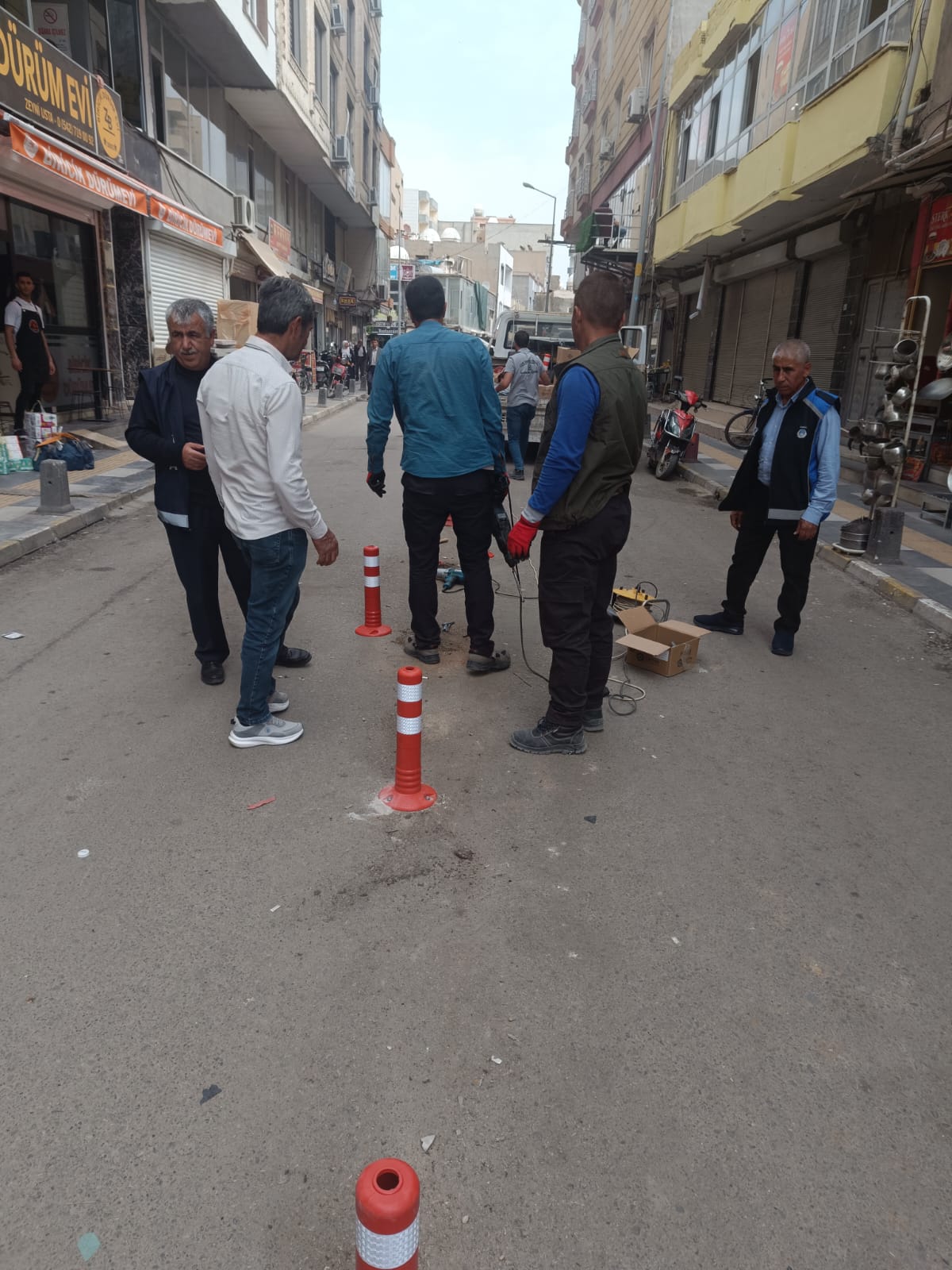 Cadde Ortalarına Dubalar, Kırsal Yollara Hız Kesiciler Yerleştirildi