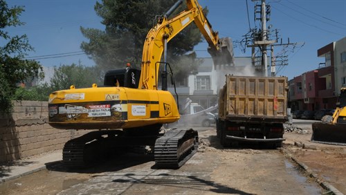 Kızıltepe’de 400 Bin Metrekarelik Parke Taşı Çalışması Başladı