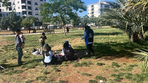 Zabıta Ekiplerinden Parkta Temizlik Uyarısı